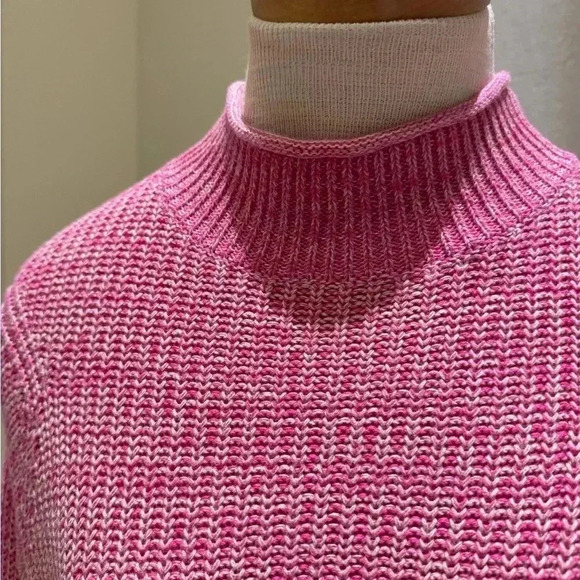 pink sweater small - Picture 2 of 4